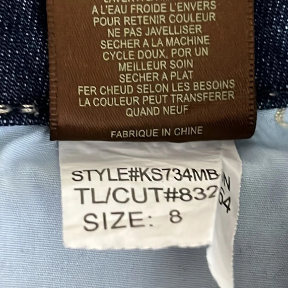 Kut From The Kloth Catherine Boyfriend Distressed Denim Shorts - NWOT - Size 8 - Picture 9 of 9